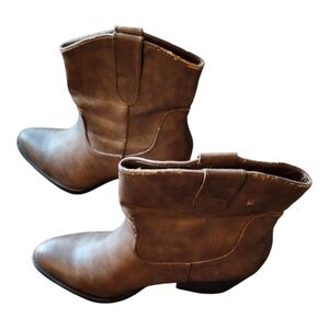 Madden Girl RAMZ Brown Western Ankle Boots Distressed Faux Leather - Size 7.5
